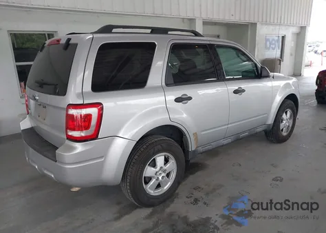 2009 Ford Escape Xlt z USA, uszkodzony, nr VIN 1FMCU03G79KC81611